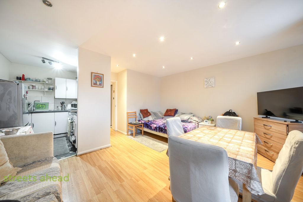 Property photo 1 of 13 Bb982955-d943-4Bf...