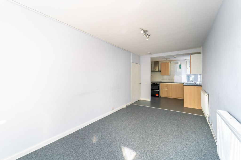 Property photo 3 of 10 Mba07037