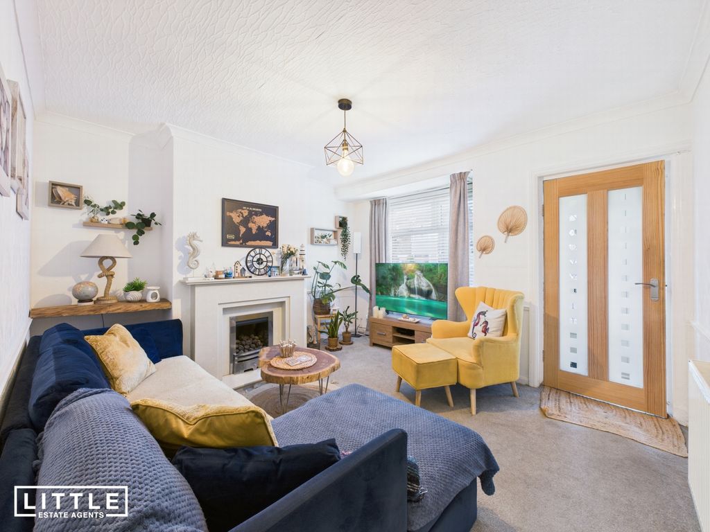 Property photo 2 of 13 Photo 9