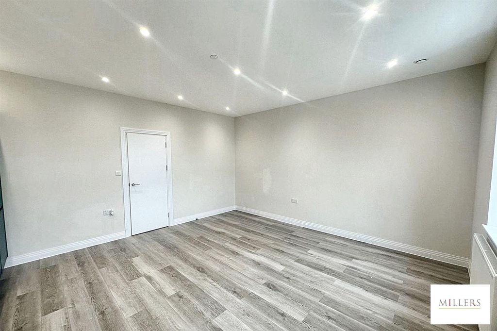 Property photo 3 of 10 13.Jpg