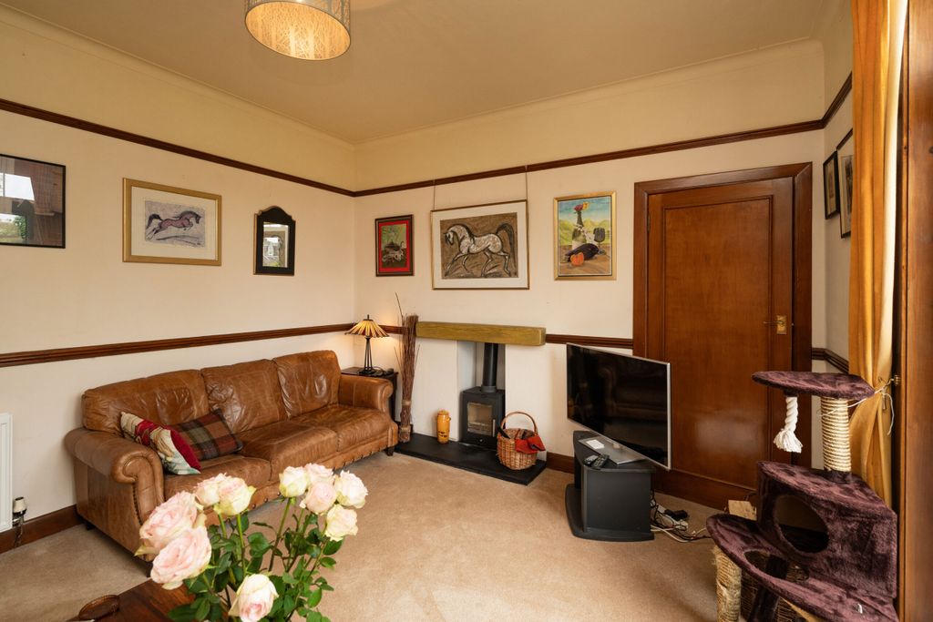 Property photo 3 of 34