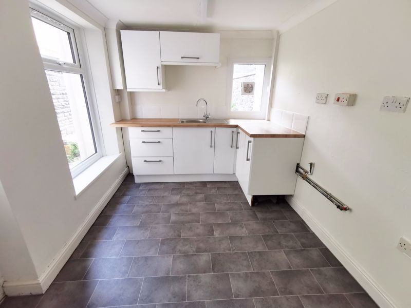 Property photo 2 of 11 Photo 3