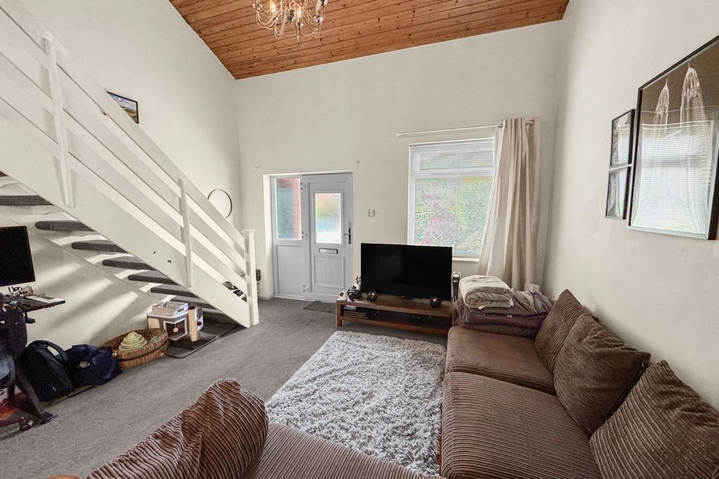 Property photo 2 of 16 2.Jpg