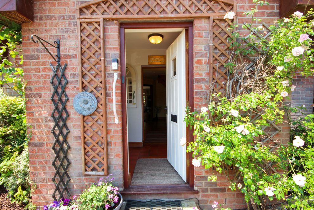 Property photo 2 of 24