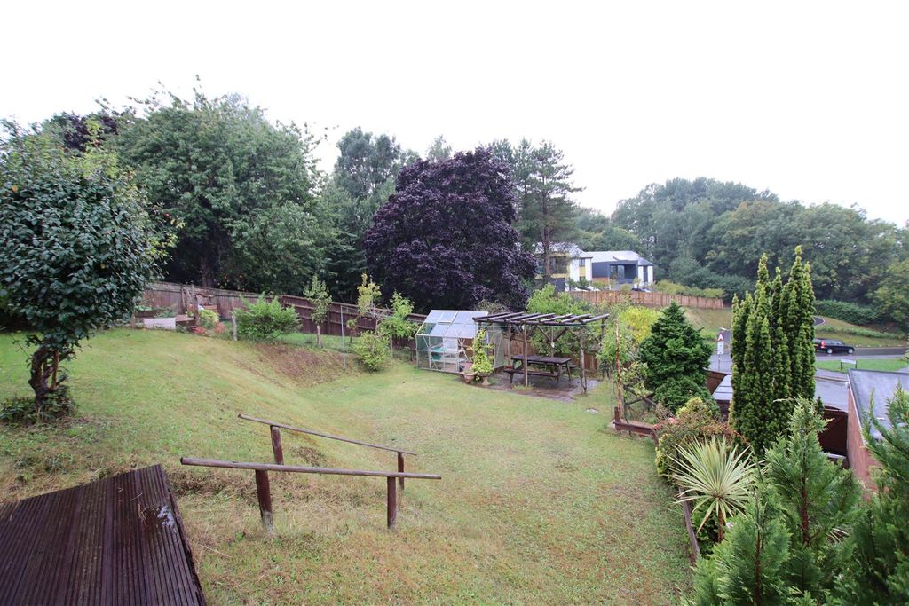 Property photo 3 of 14 Garden..Jpg