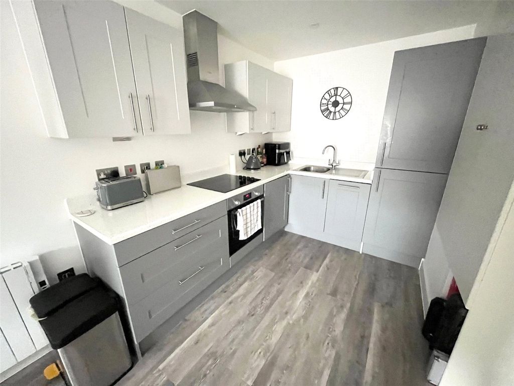 Property photo 3 of 6 Picture No. 04