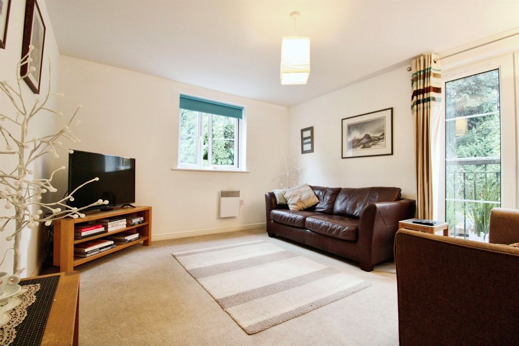 Property photo 2 of 11