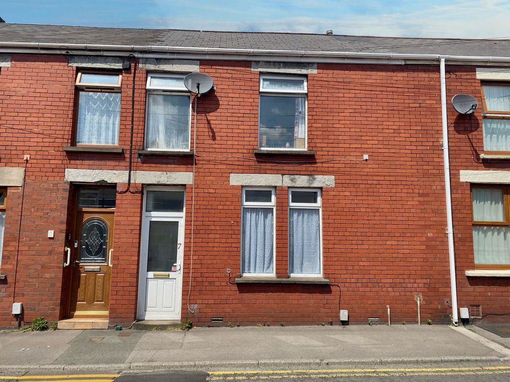 Property photo 1 of 18