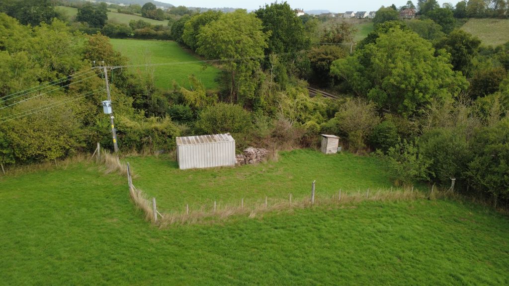 Property photo 2 of 9