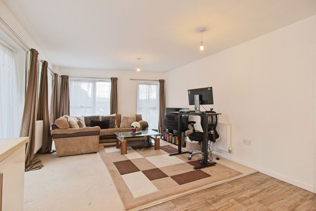 Property photo 3 of 14 Pbox-Img.Jpg