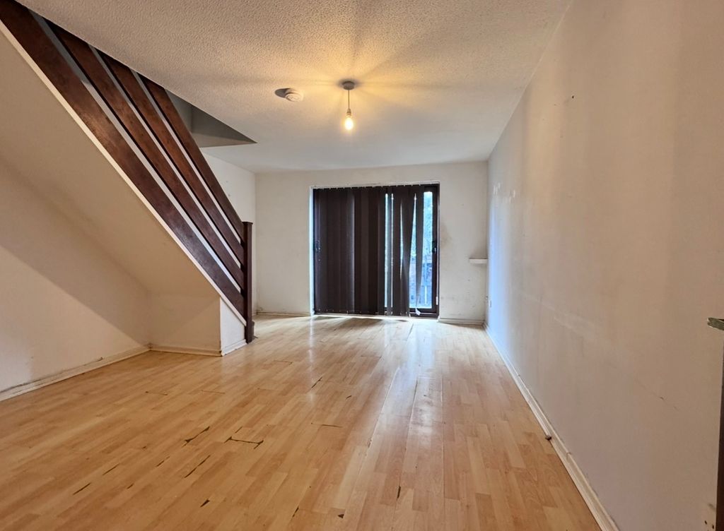 Property photo 3 of 5 65 Waltwood Park Living Room