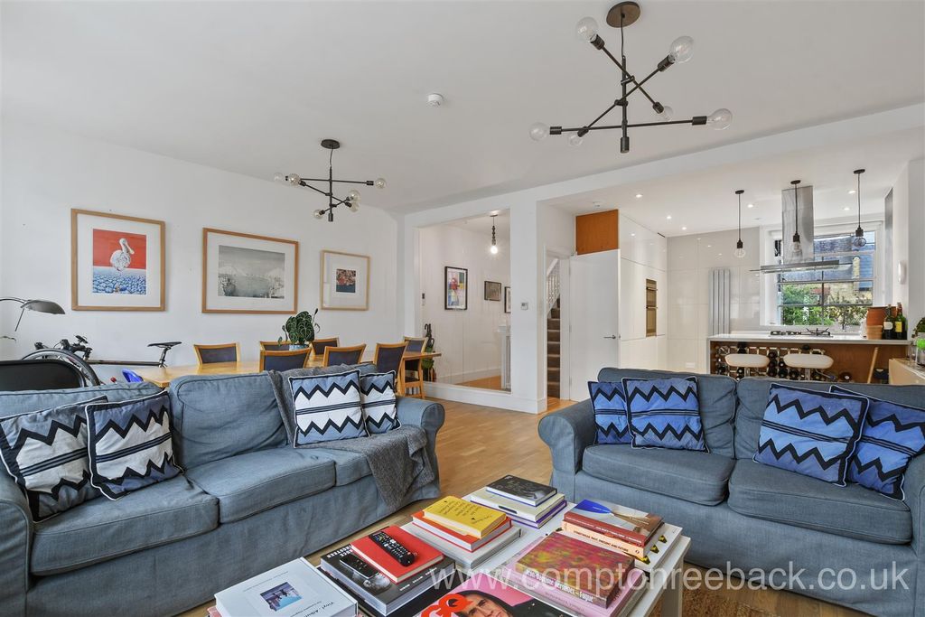 Property photo 1 of 10 Reception
