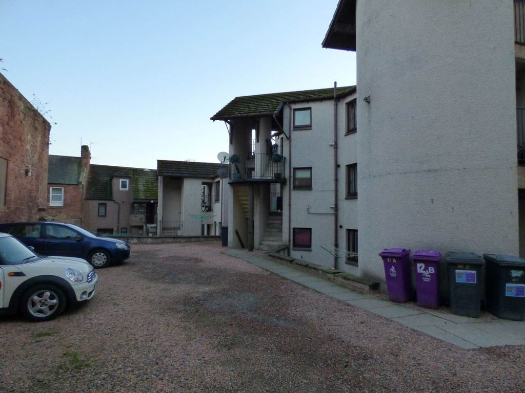 Property photo 1 of 2 External