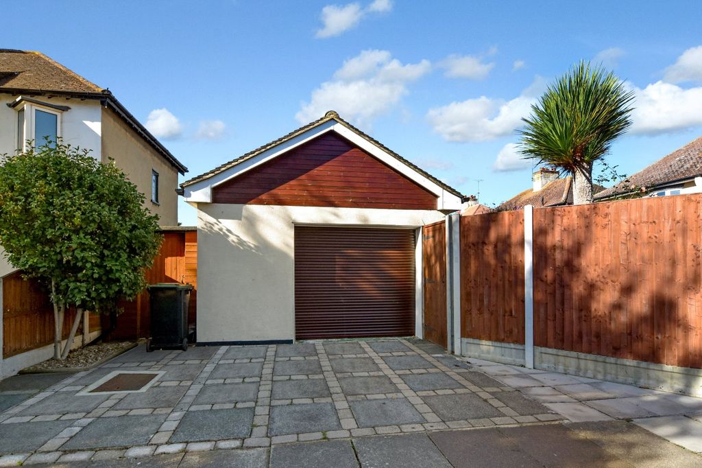Property photo 2 of 45 Picture No. 37