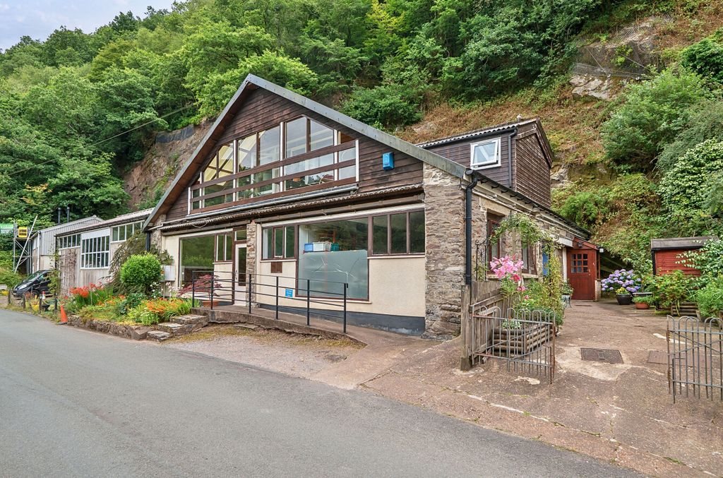 Property photo 1 of 35 1330551-13-688A62...