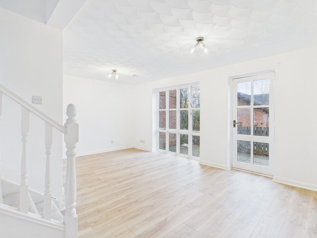 Property photo 1 of 11 Lounge