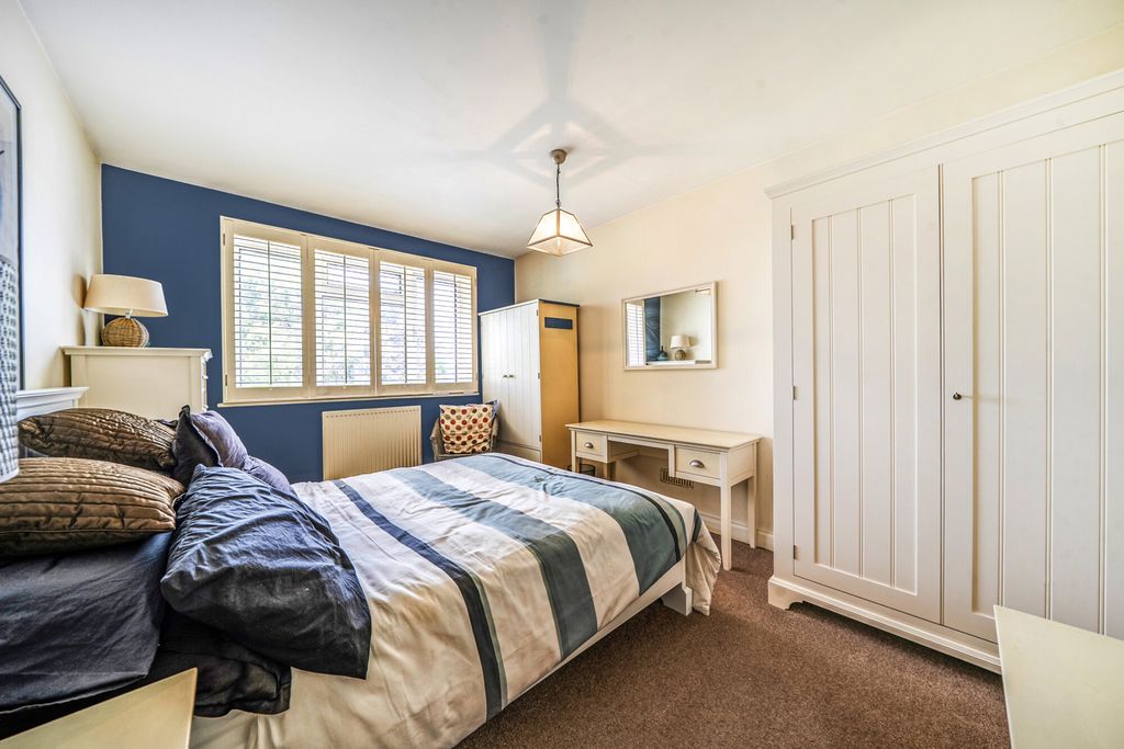 Property photo 3 of 15 1470118-15-6A27Ef...