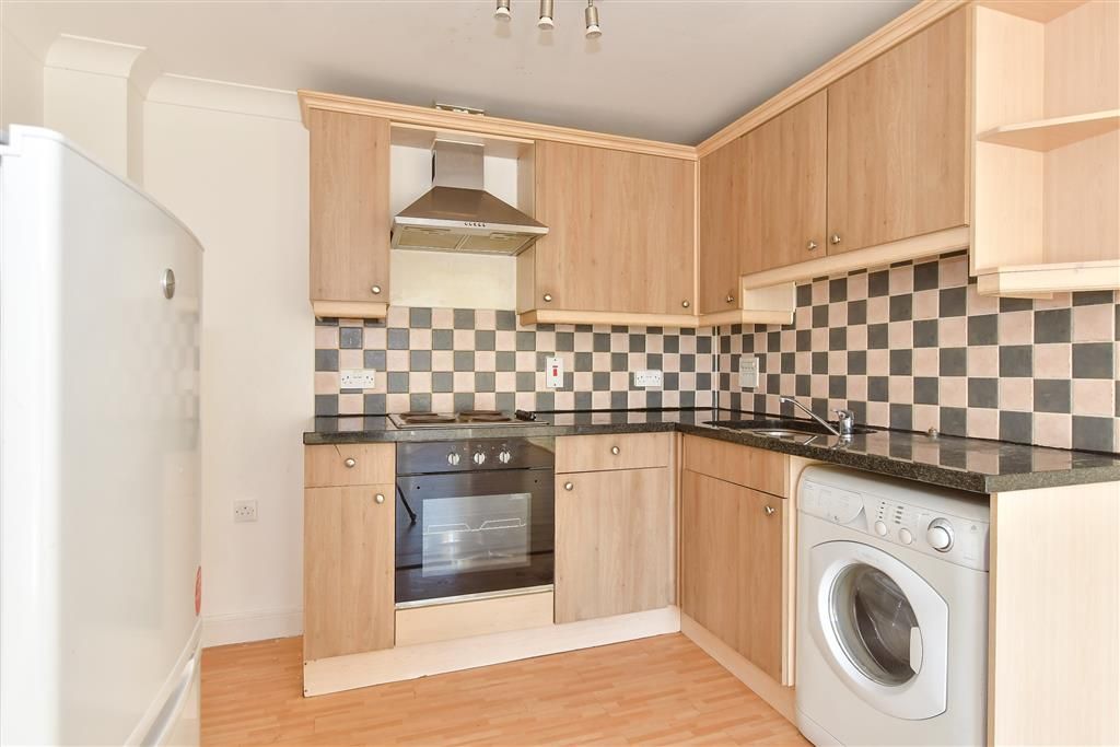 Property photo 1 of 10 Kitchen