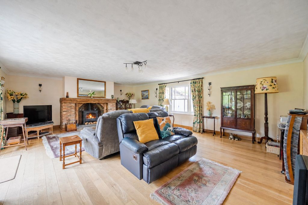 Property photo 3 of 13