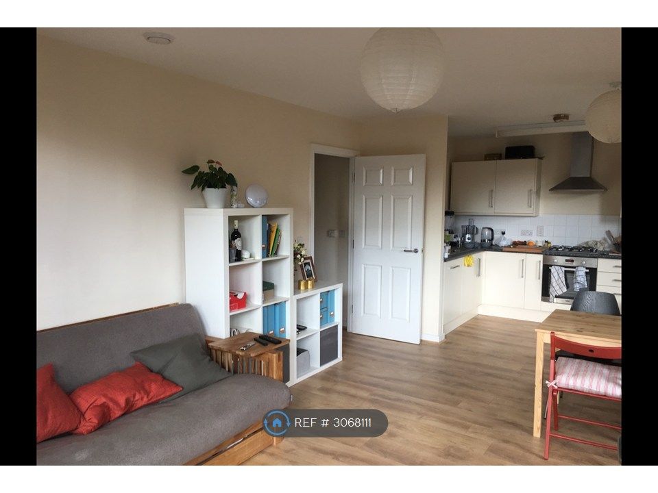 Property photo 1 of 13 Living Room