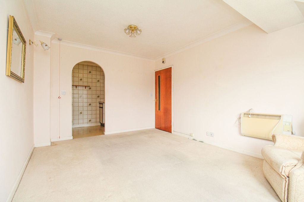 Property photo 2 of 13