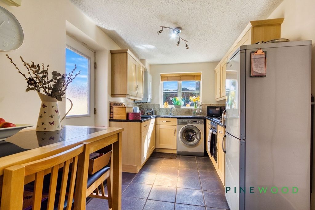 Property photo 2 of 22 Kitchen / Diner
