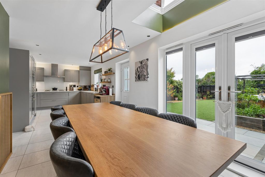 Property photo 2 of 33 Kitchen/Dining Room