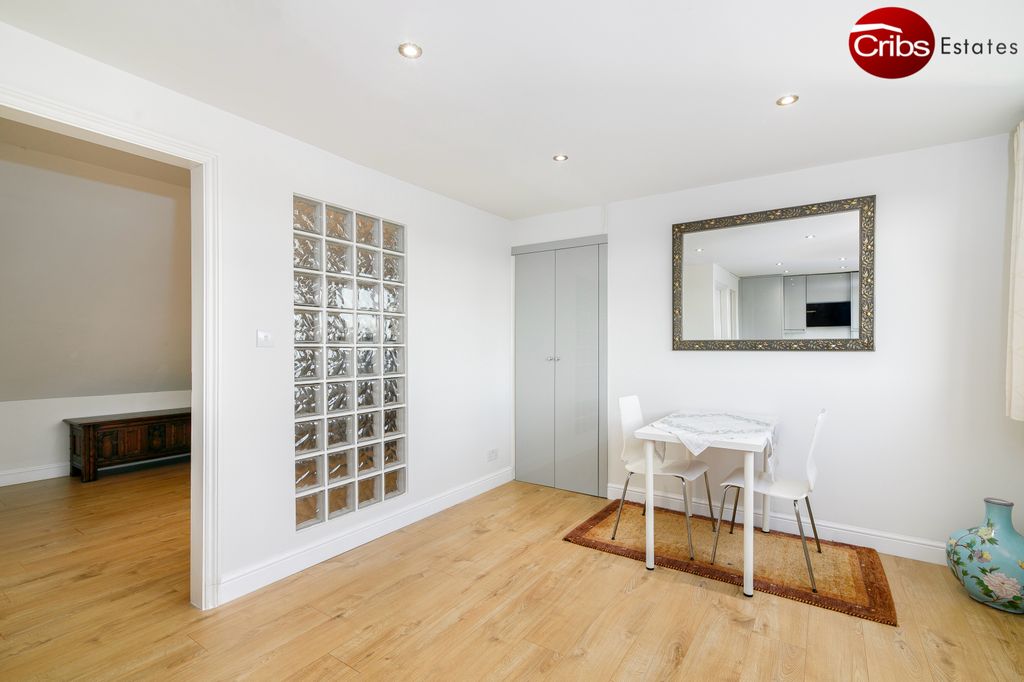 Property photo 3 of 13 Gallery