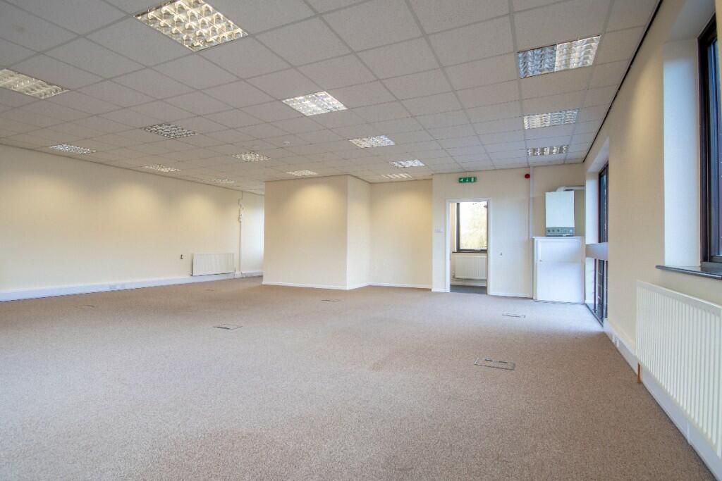 Property photo 2 of 31 Office