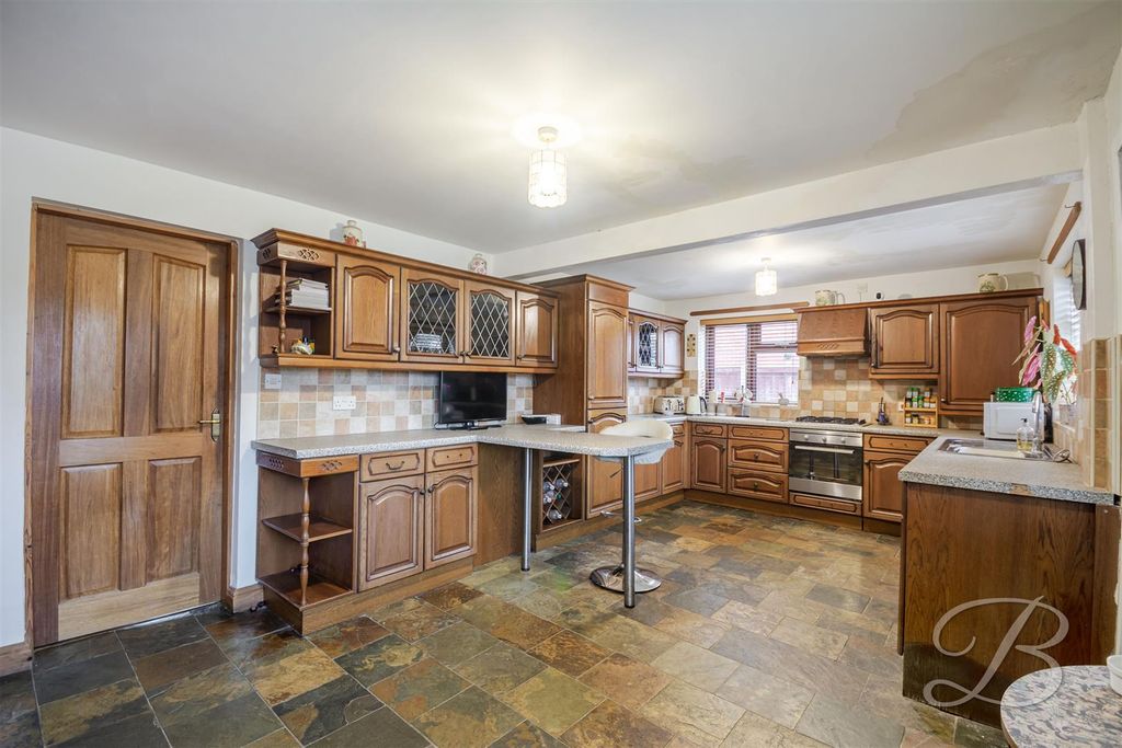 Property photo 3 of 22 Ccltd-12.Jpg