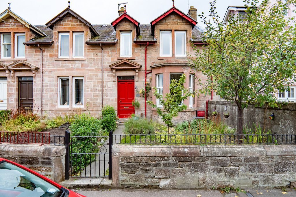 Property photo 1 of 40