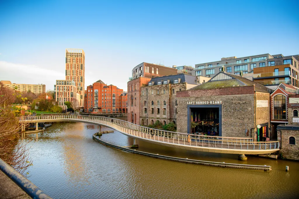 Apartment in Bristol, Broadmead - View 3