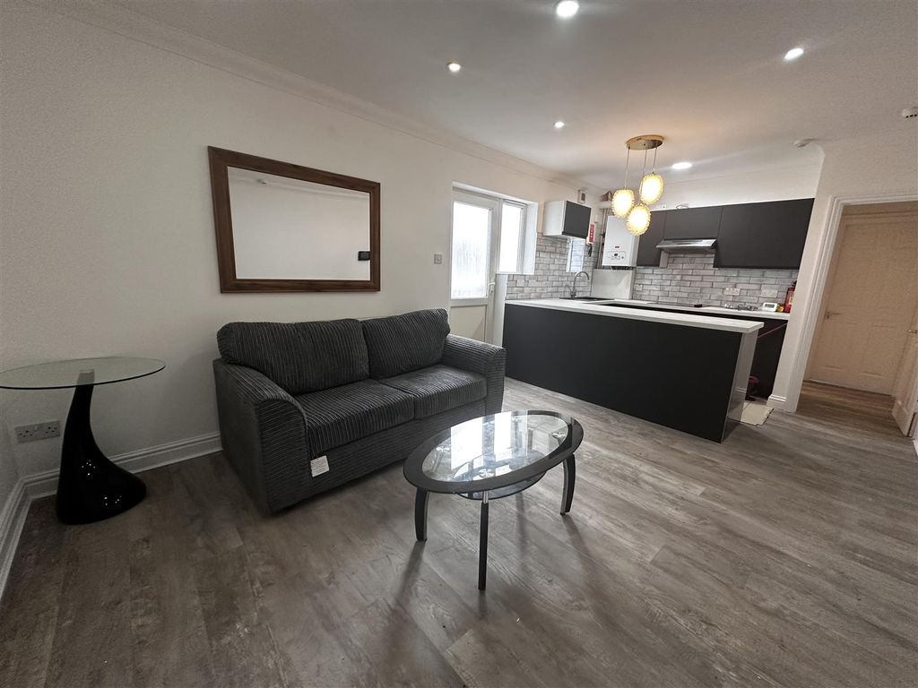 Property photo 2 of 8 Img_2522.Jpg