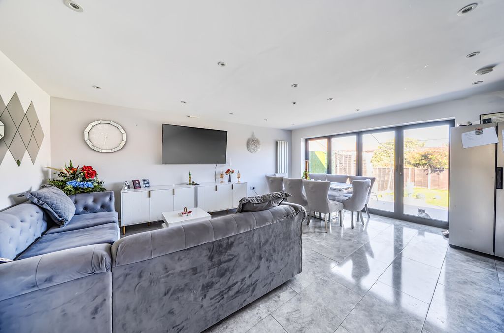 Property photo 3 of 16 1438979-12-69d4d3...