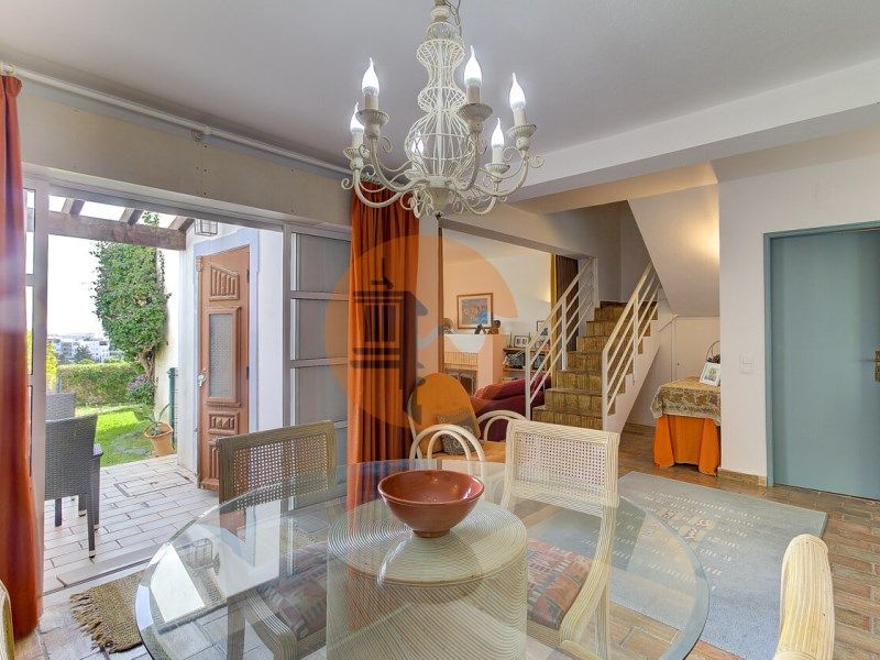 Property photo 2 of 35