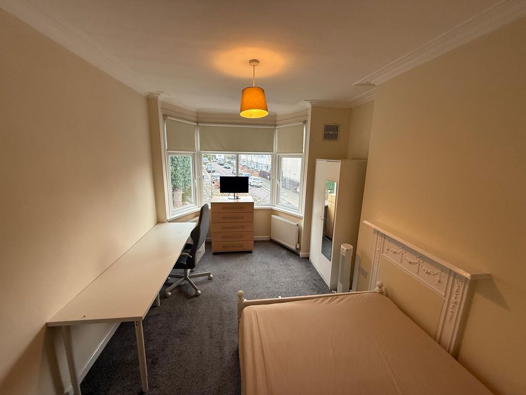 Property photo 1 of 4