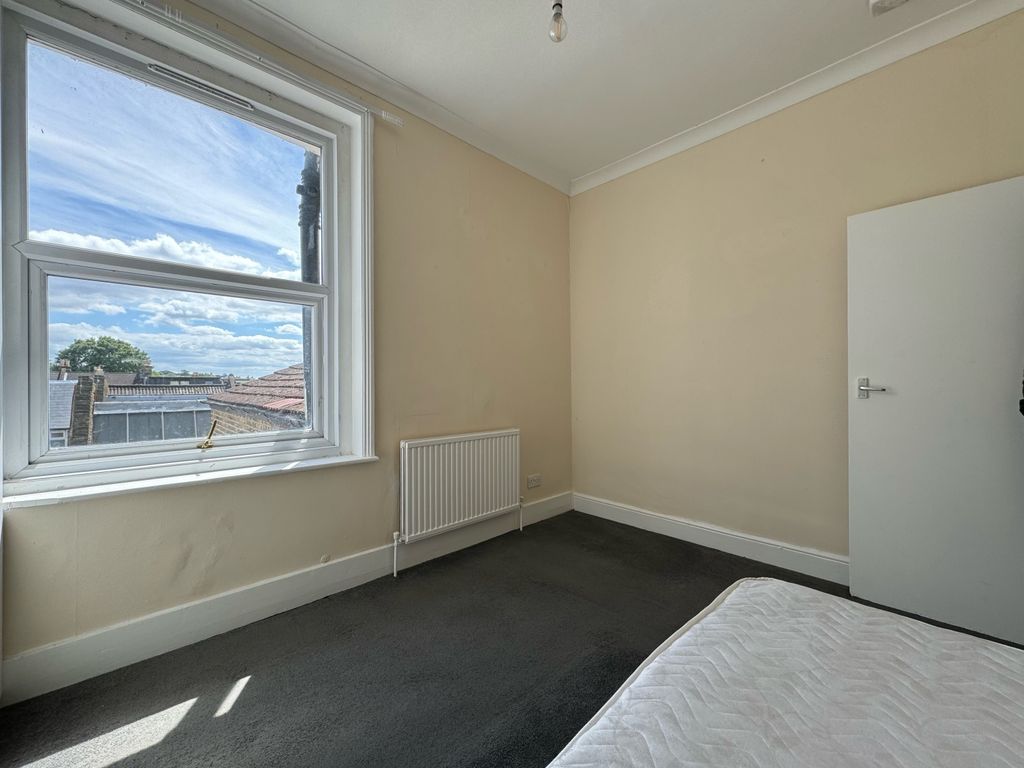 Property photo 2 of 8 One Beds Bedroom