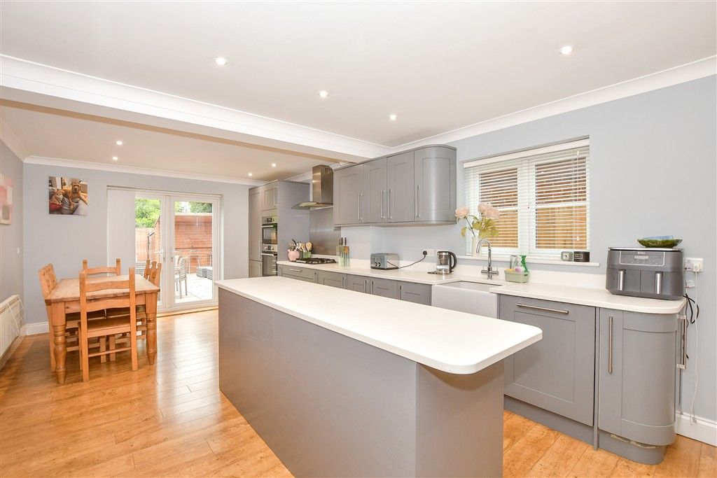 Property photo 3 of 14 Kitchen