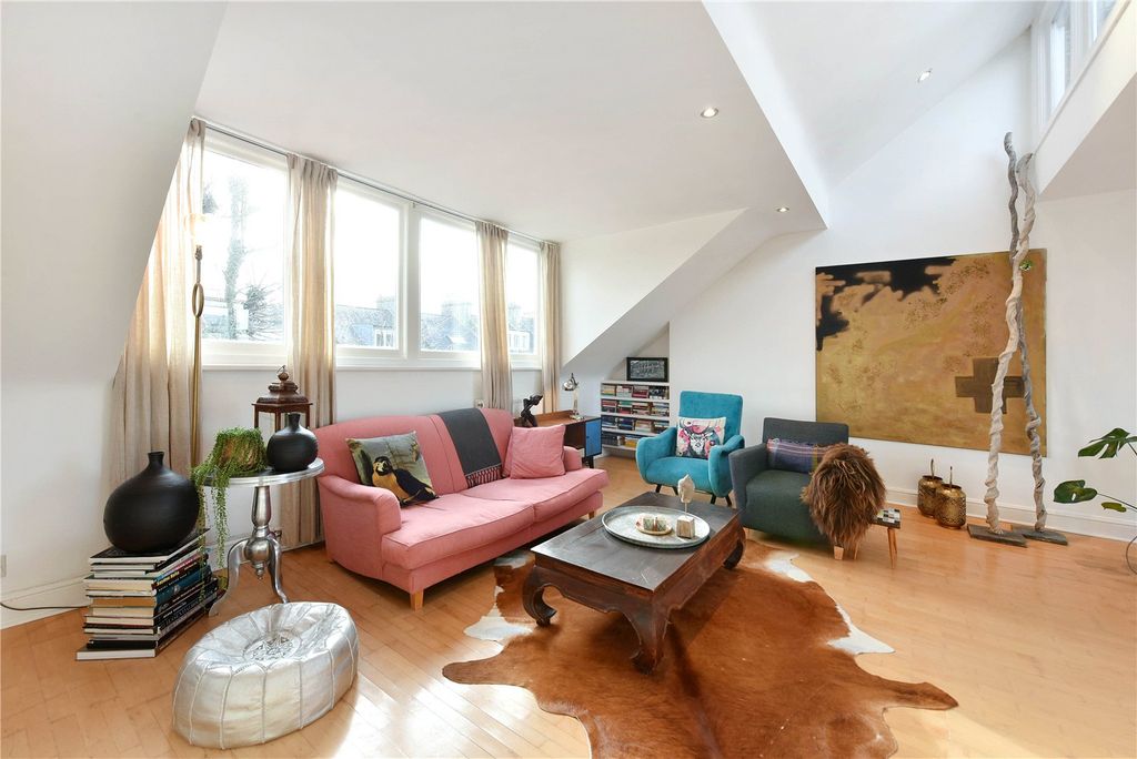 Property photo 2 of 17 Reception Room