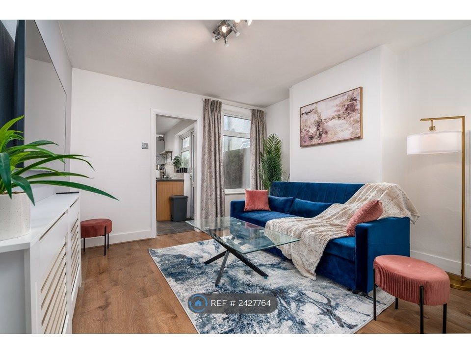 Property photo 1 of 32