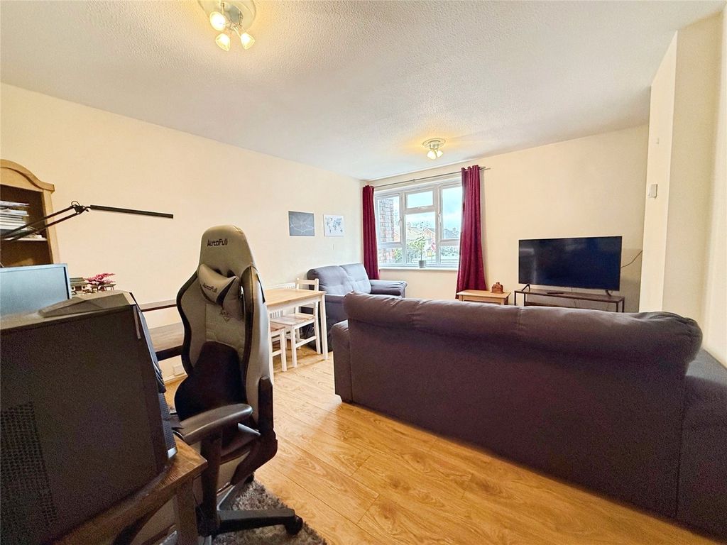 Property photo 3 of 7 Picture No. 48