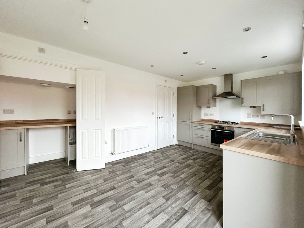 Property photo 3 of 17 3436447