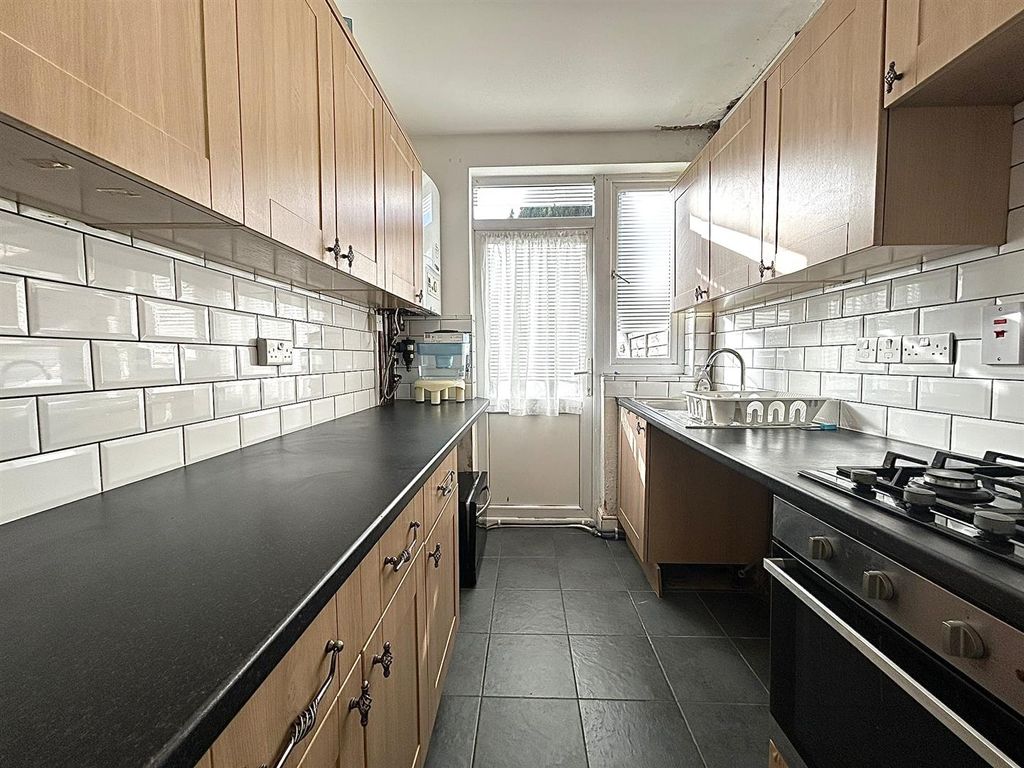 Property photo 1 of 13 d960B173-c353-46Fa-8699-Adbba32727E8.Jpeg