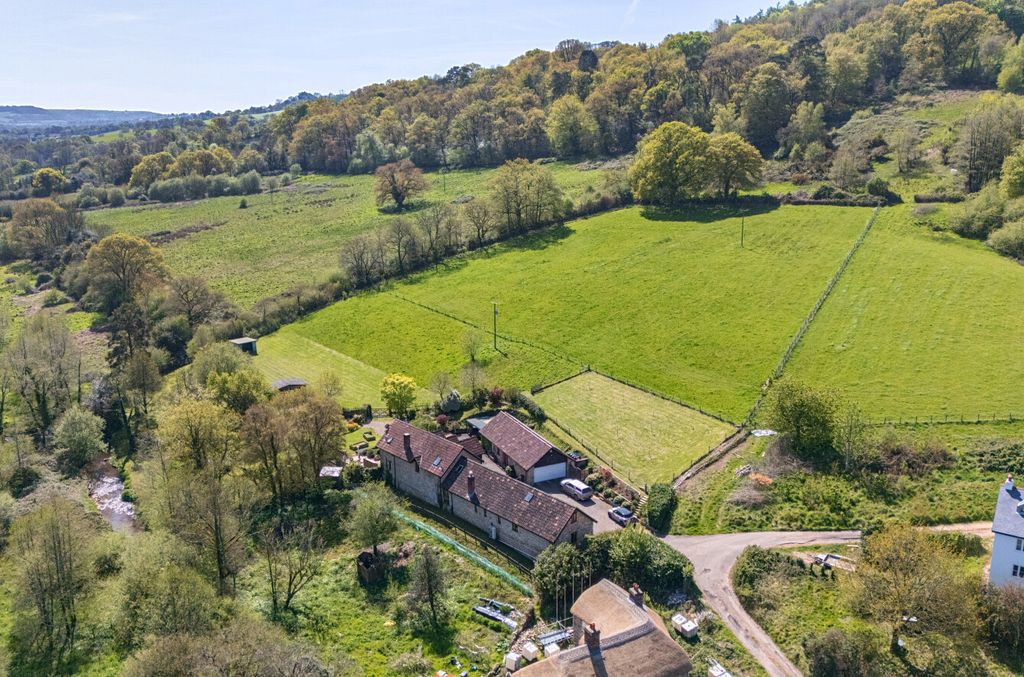 Property photo 2 of 29 1447617-1-69Ea122...