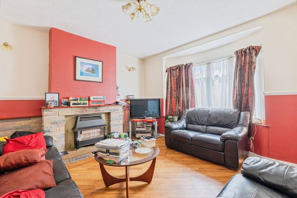 Property photo 3 of 15 Pbox-Img.Jpg