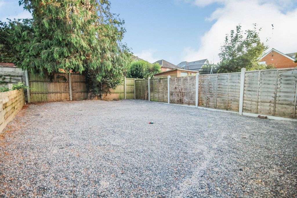 Property photo 3 of 11 Photo 18
