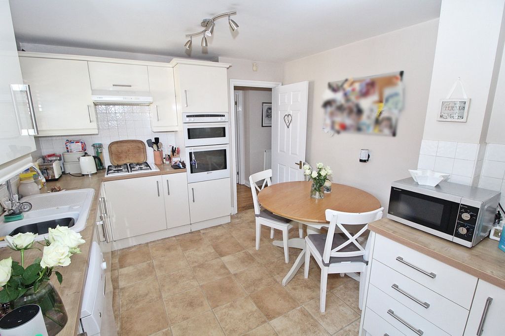 Property photo 3 of 20 4202496