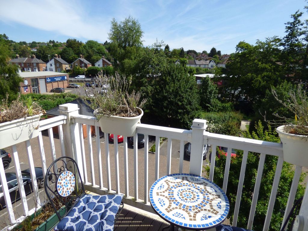 Property photo 3 of 10 Photo 8