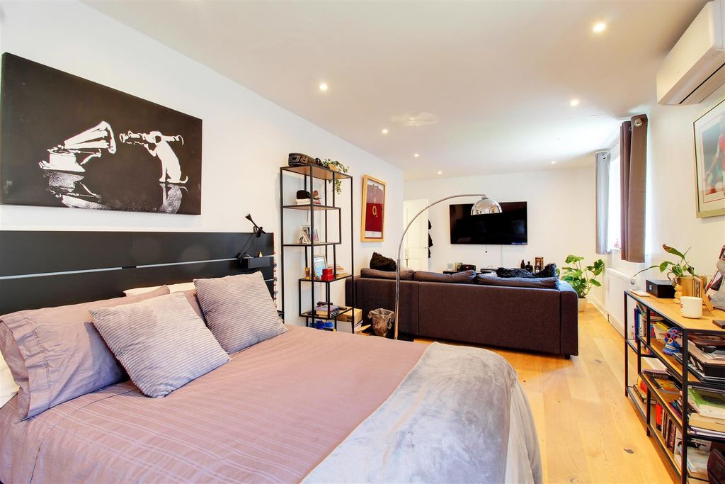 Additional image 43 of 5 bed detached house for saleDixons Hill Close, North Mymms AL9