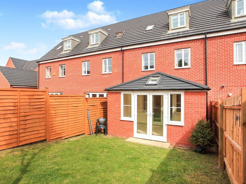 Property photo 1 of 9 Venus Way.Jpg